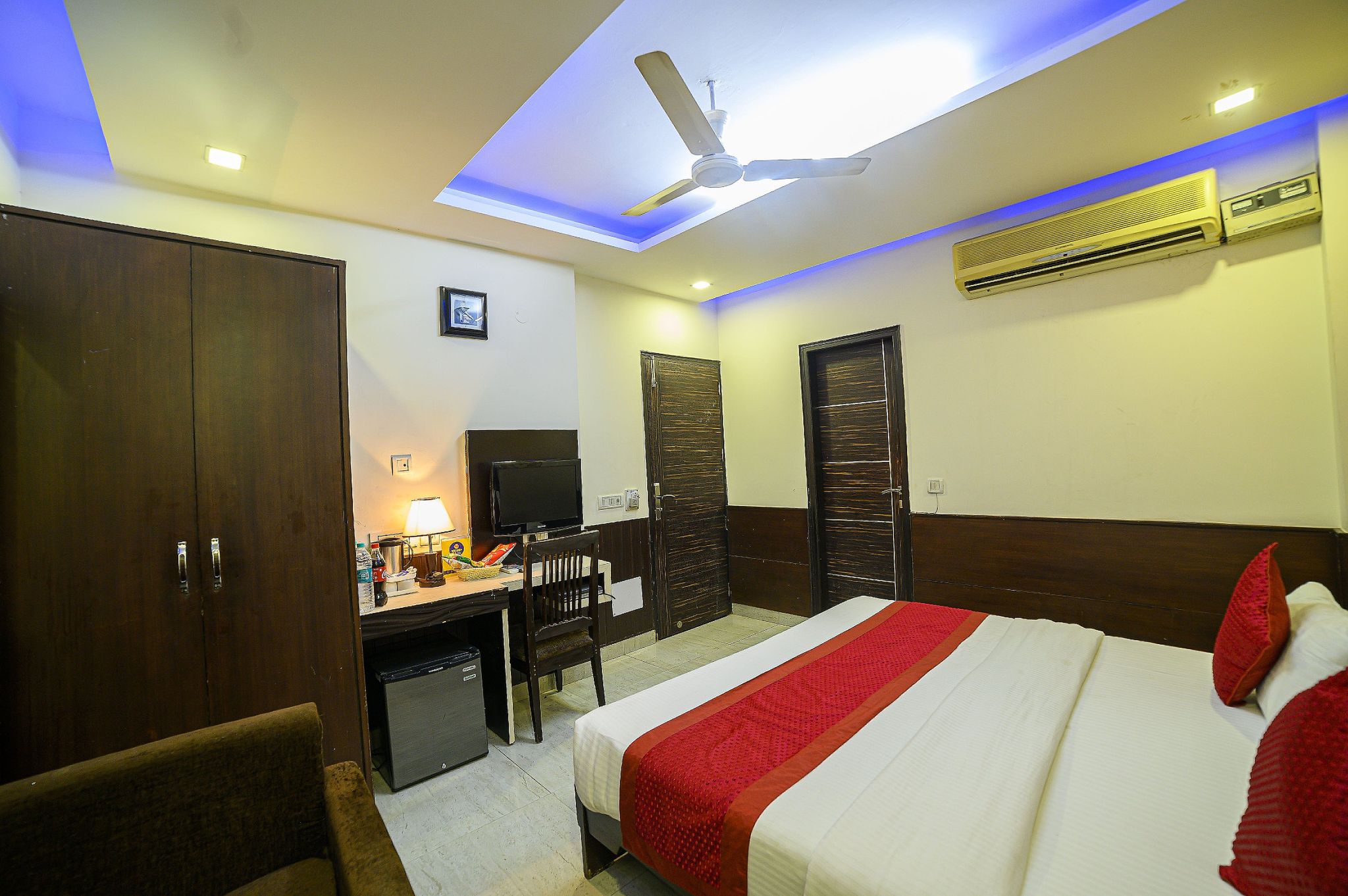 Hotel Hill Palace Deluxe Room 8