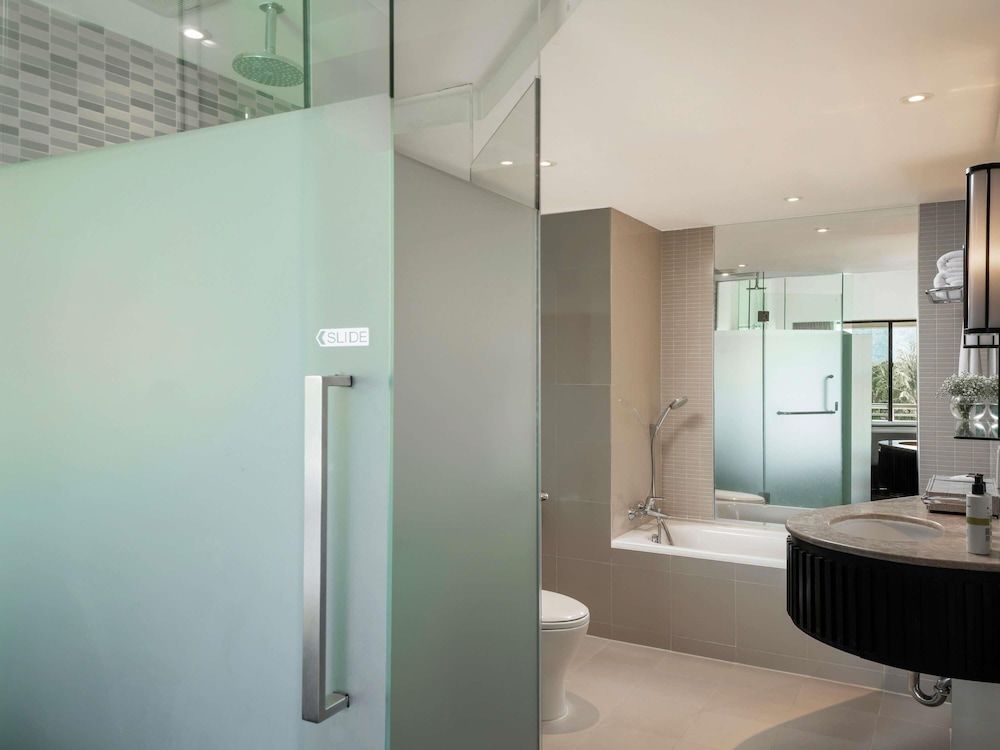 Pullman Phuket Karon Beach Resort Superior Room, 1 King Bed, Garden View 10