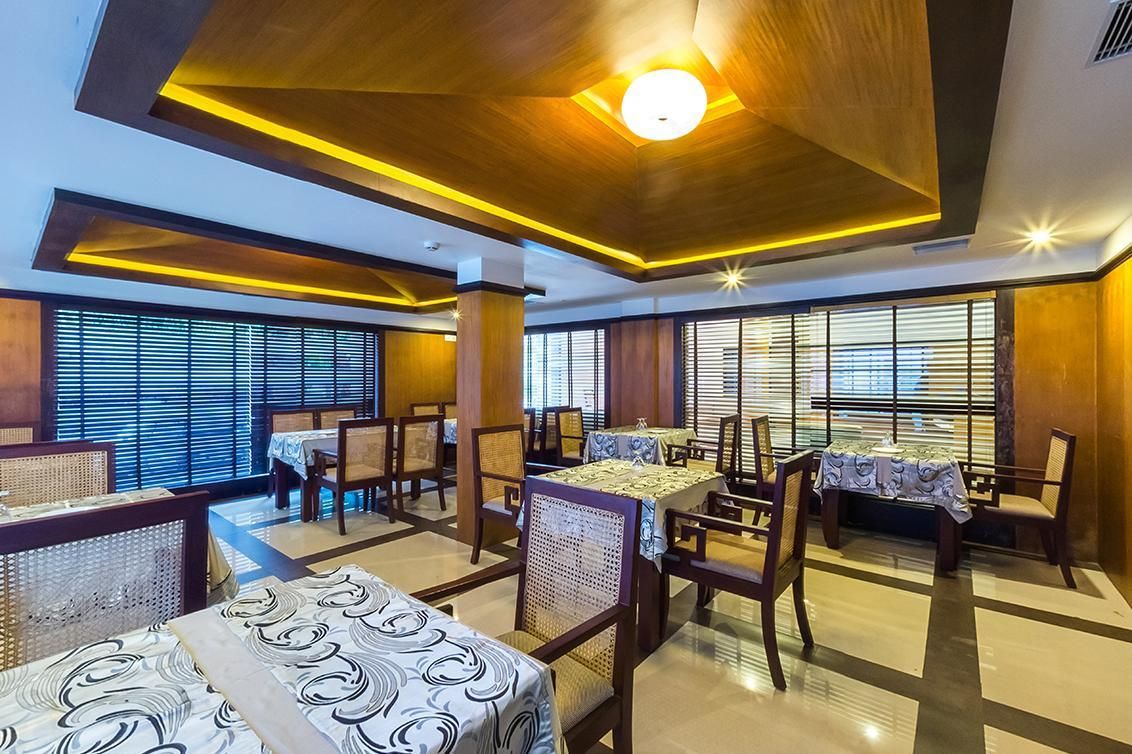 Food & Dining
