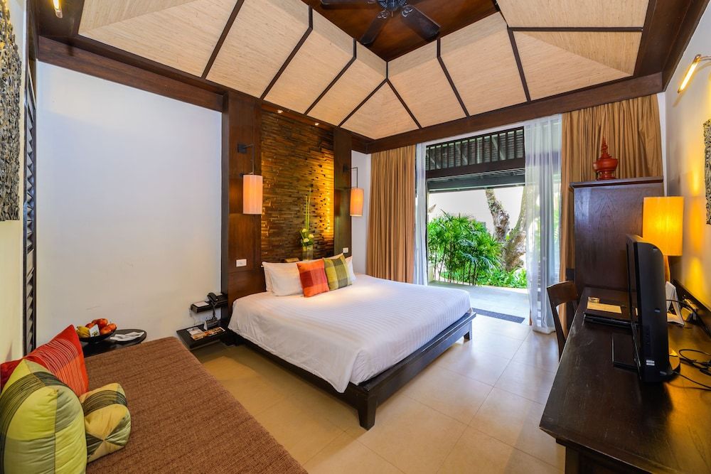 Impiana Beachfront Resort Patong, Phuket Superior Room, 1 Bedroom