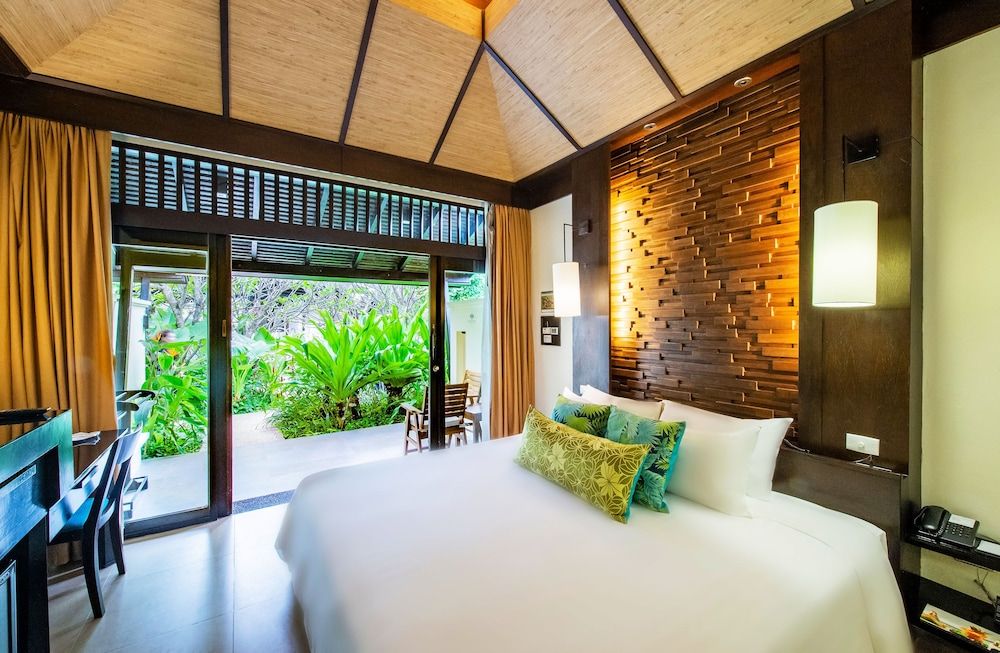 Impiana Beachfront Resort Patong, Phuket Superior Room, 1 Bedroom 10