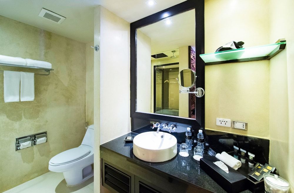 Impiana Beachfront Resort Patong, Phuket Superior Room, 1 Bedroom 15