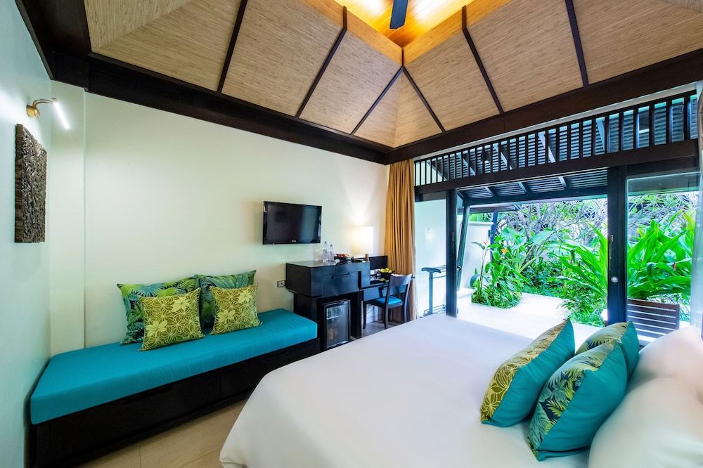 Impiana Beachfront Resort Patong, Phuket Superior Room, 1 Bedroom 9