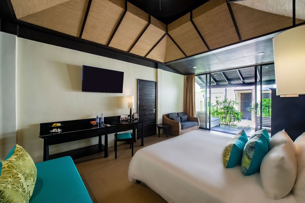Impiana Beachfront Resort Patong, Phuket Superior Room, 1 Bedroom 12