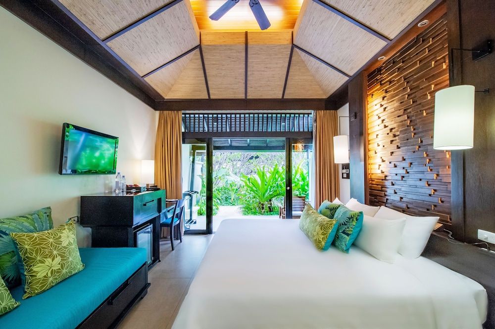 Impiana Beachfront Resort Patong, Phuket Superior Room, 1 Bedroom 6