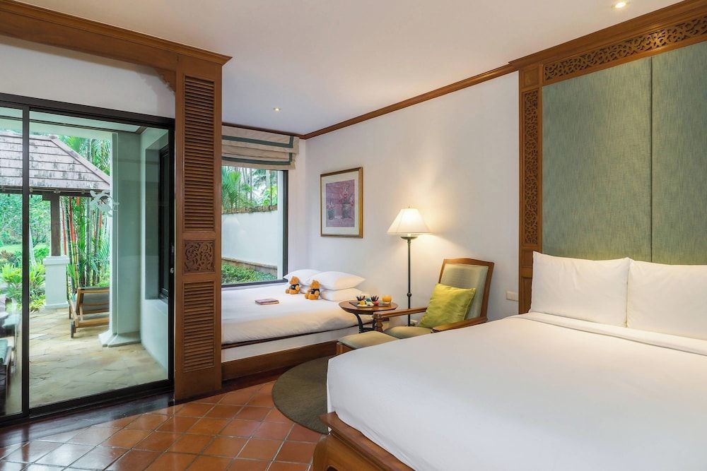 Family Room, 1 King Bed, Terrace (Ground Floor)