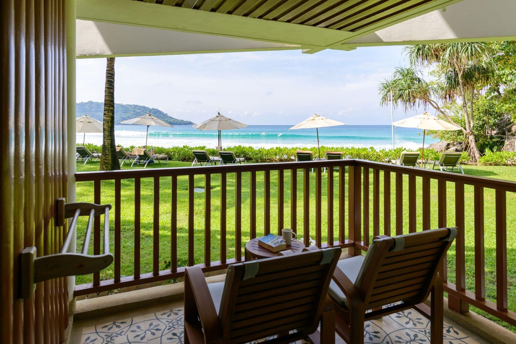 Junior Suite Oceanfront - Thani Wing