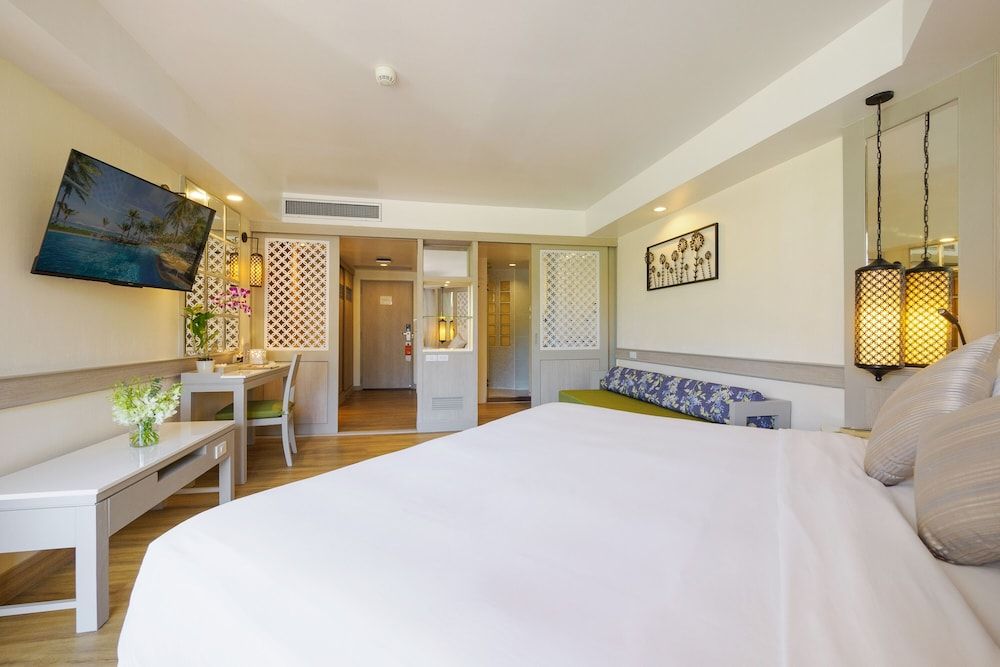 Deluxe Room (Bhuri Wing)