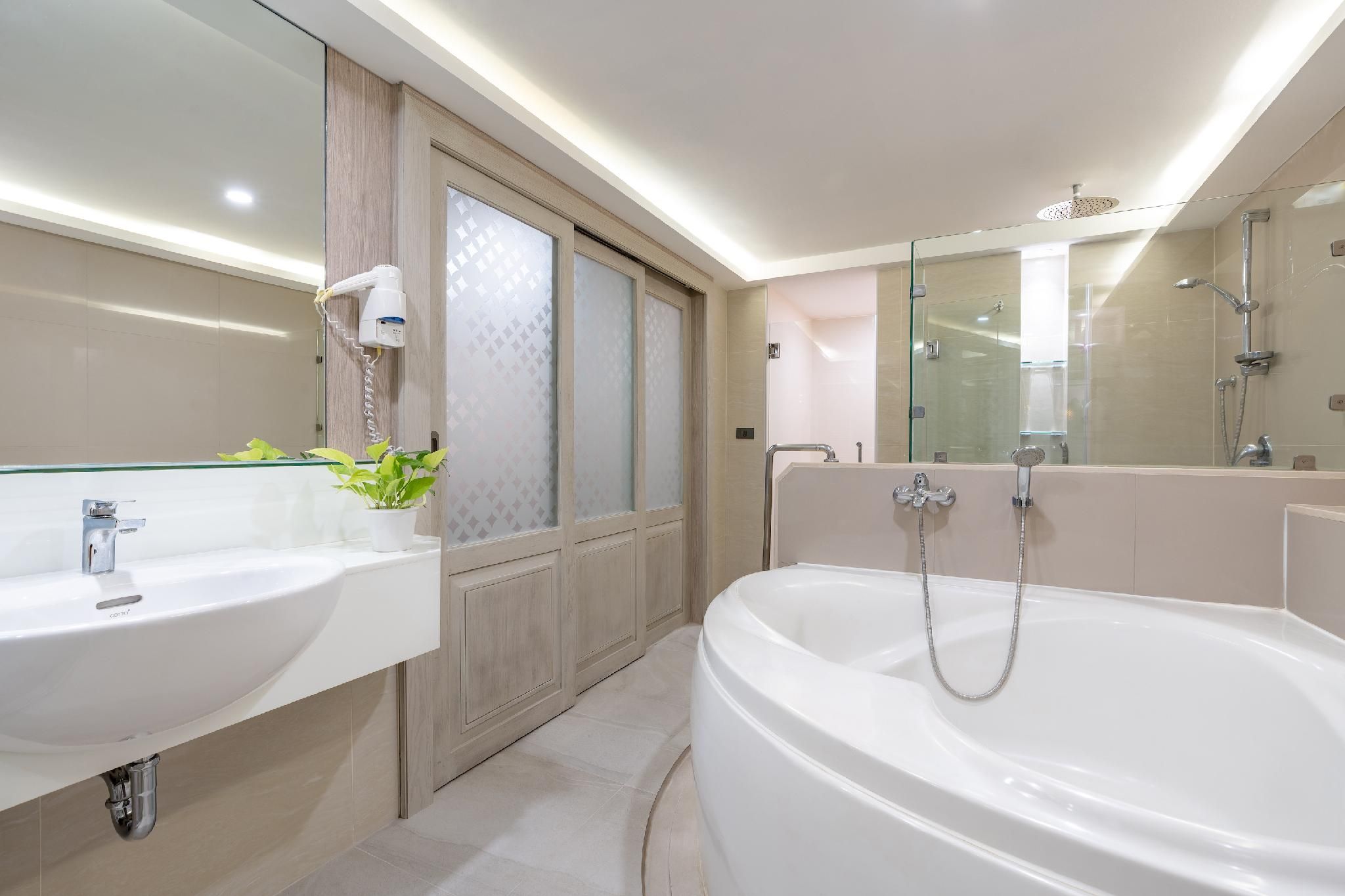 Grand Suite - Thani Wing