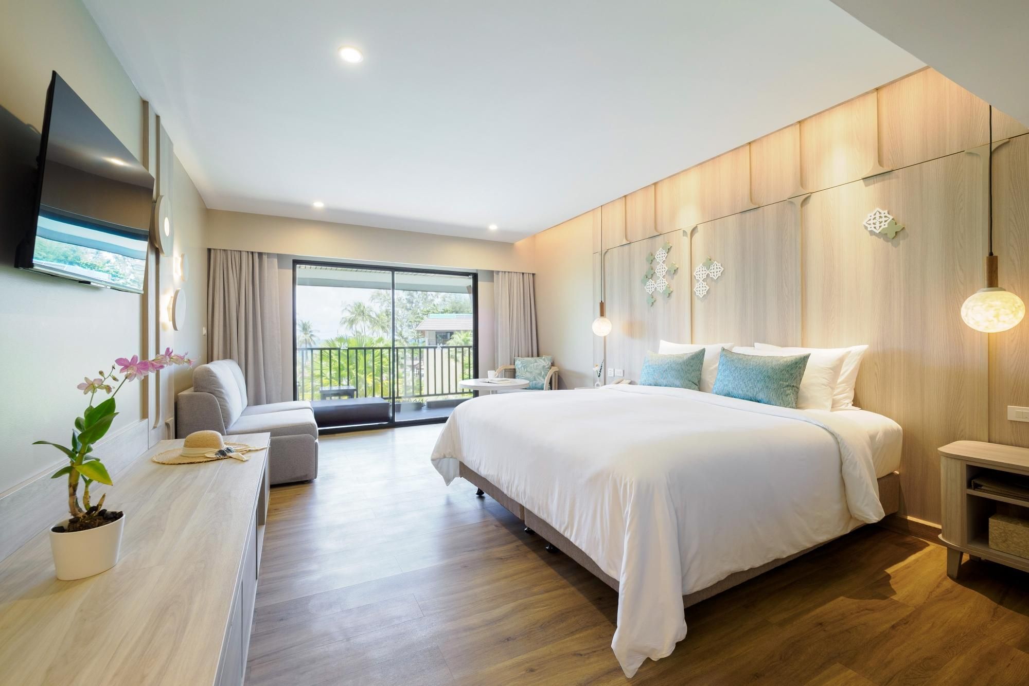 Deluxe Pool View - Bhuri Wing