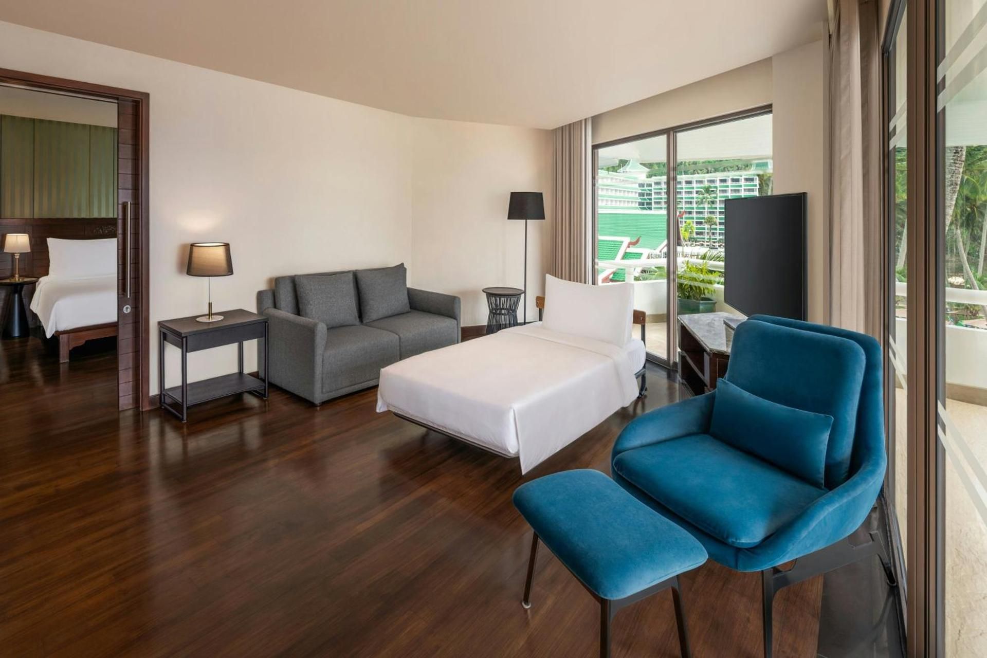 Deluxe Suite, 1 Bedroom Suite, Oceanfront, Balcony