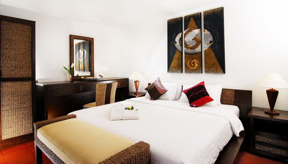 Royal Jacuzzi Suite (2 Bedrooms)
