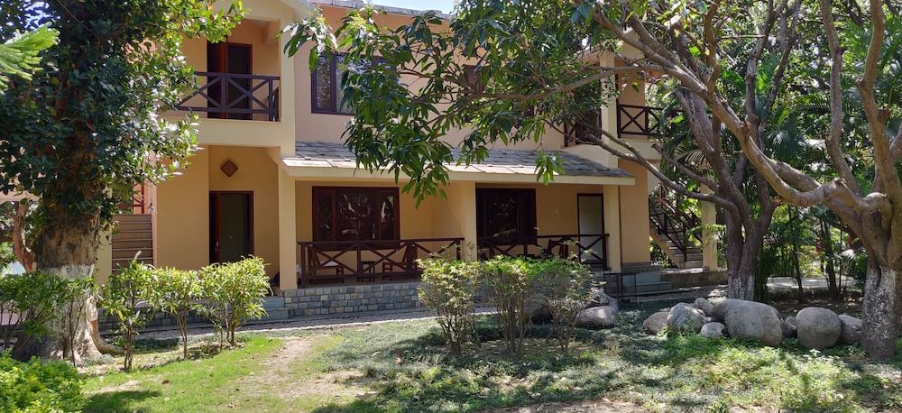 undefined Corbett Wild Resort - A River Access Property 7