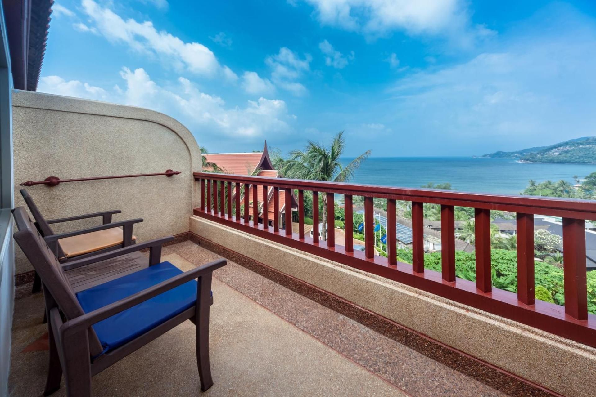 Deluxe Ocean View Twin Bed