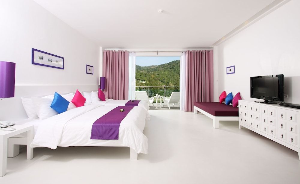 undefined The Old Phuket - Karon Beach Resort 3