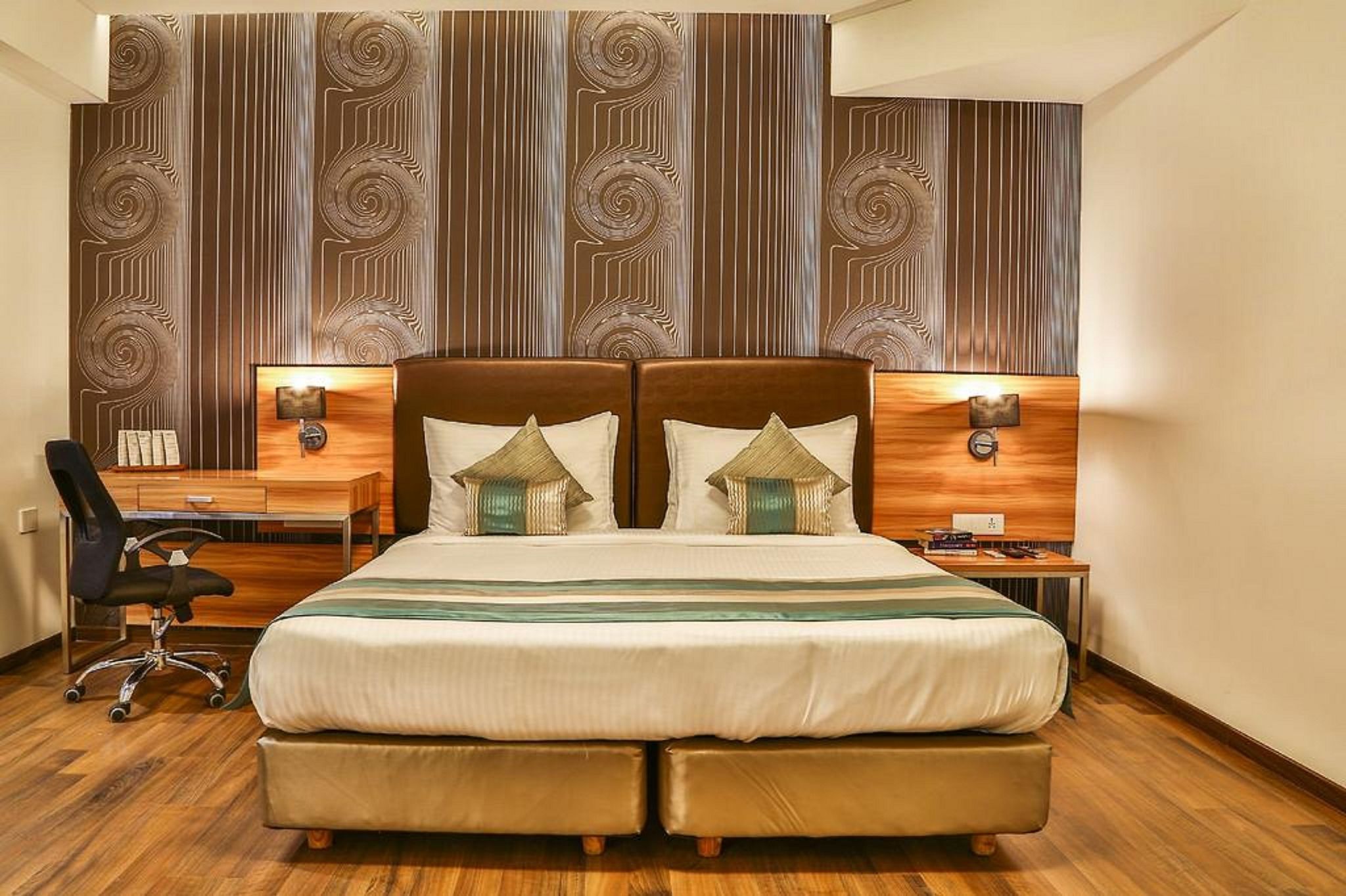 EXECUTIVE DOUBLE ROOM DOUBLE BED 1 SINGLE BED