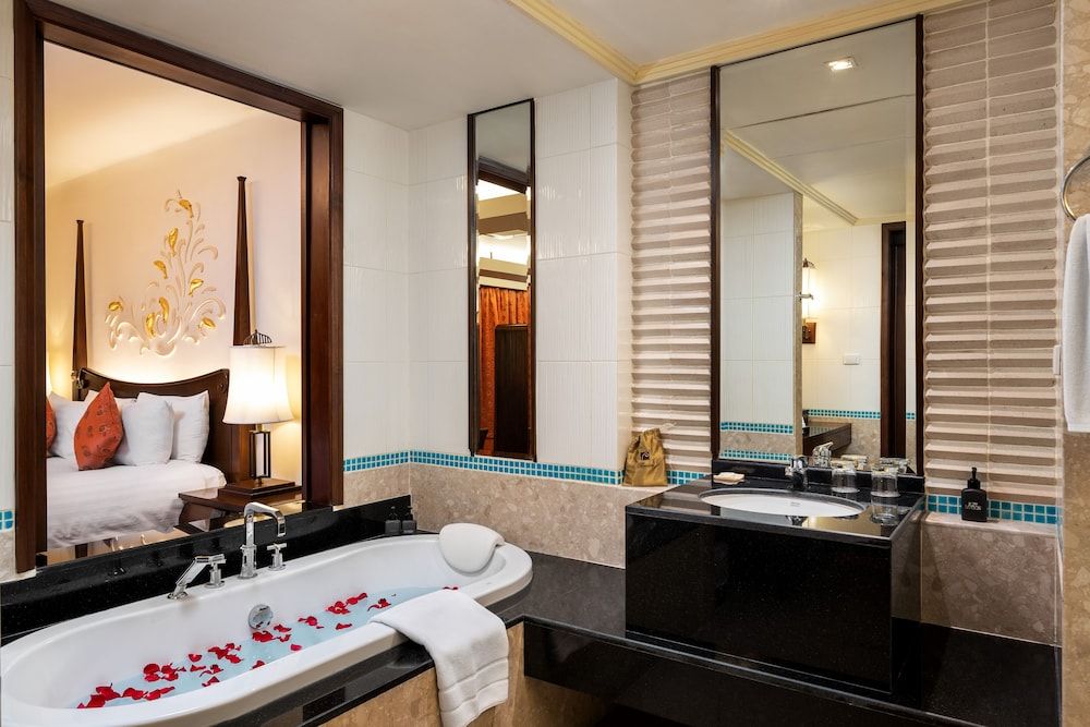 Patong Paragon Resort & Spa Executive Suite 7