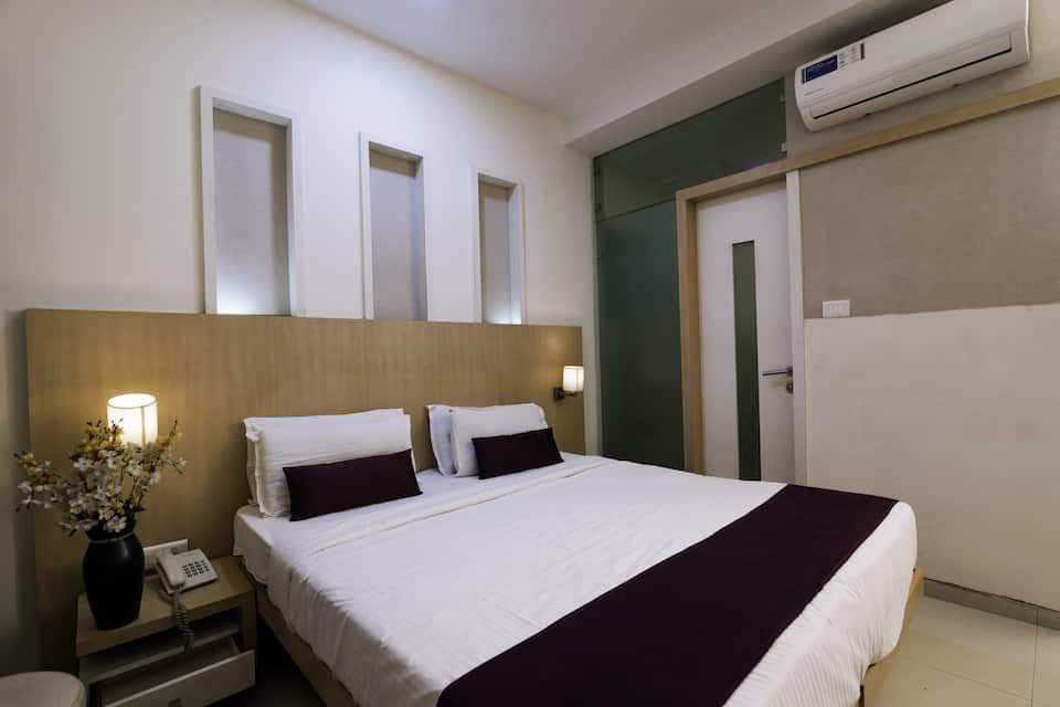 Hotel Monarch Guestline in MIDC Rabale Executive Room 5