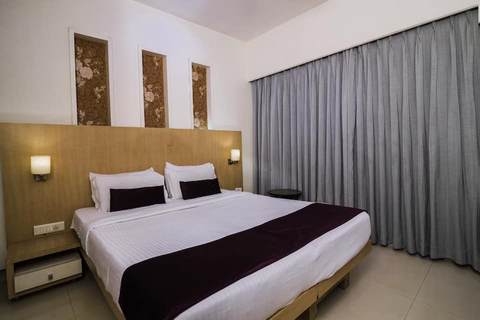 Hotel Monarch Guestline in MIDC Rabale Executive Room 6