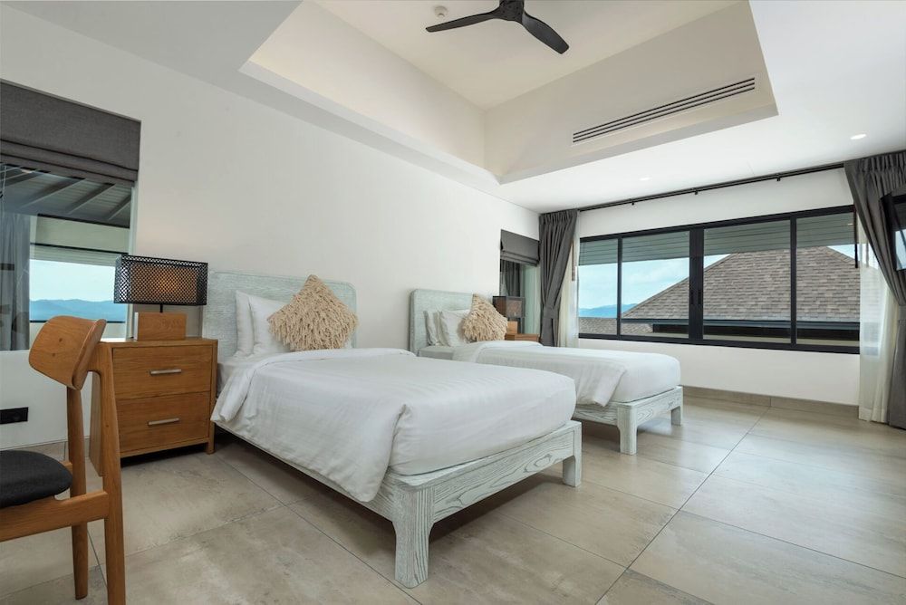 4 Bedrooms Pool Villas