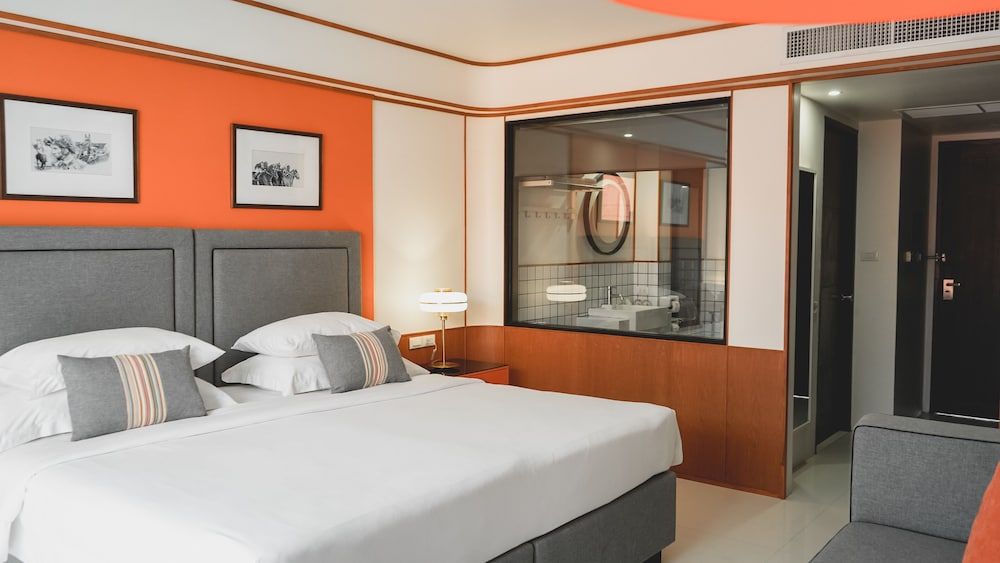 Deluxe Room, Pool Access