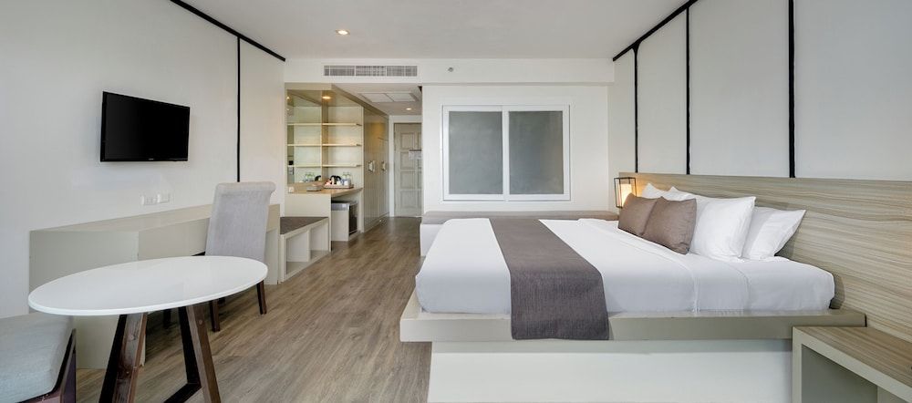 undefined Andamantra Resort and Villa Phuket 4