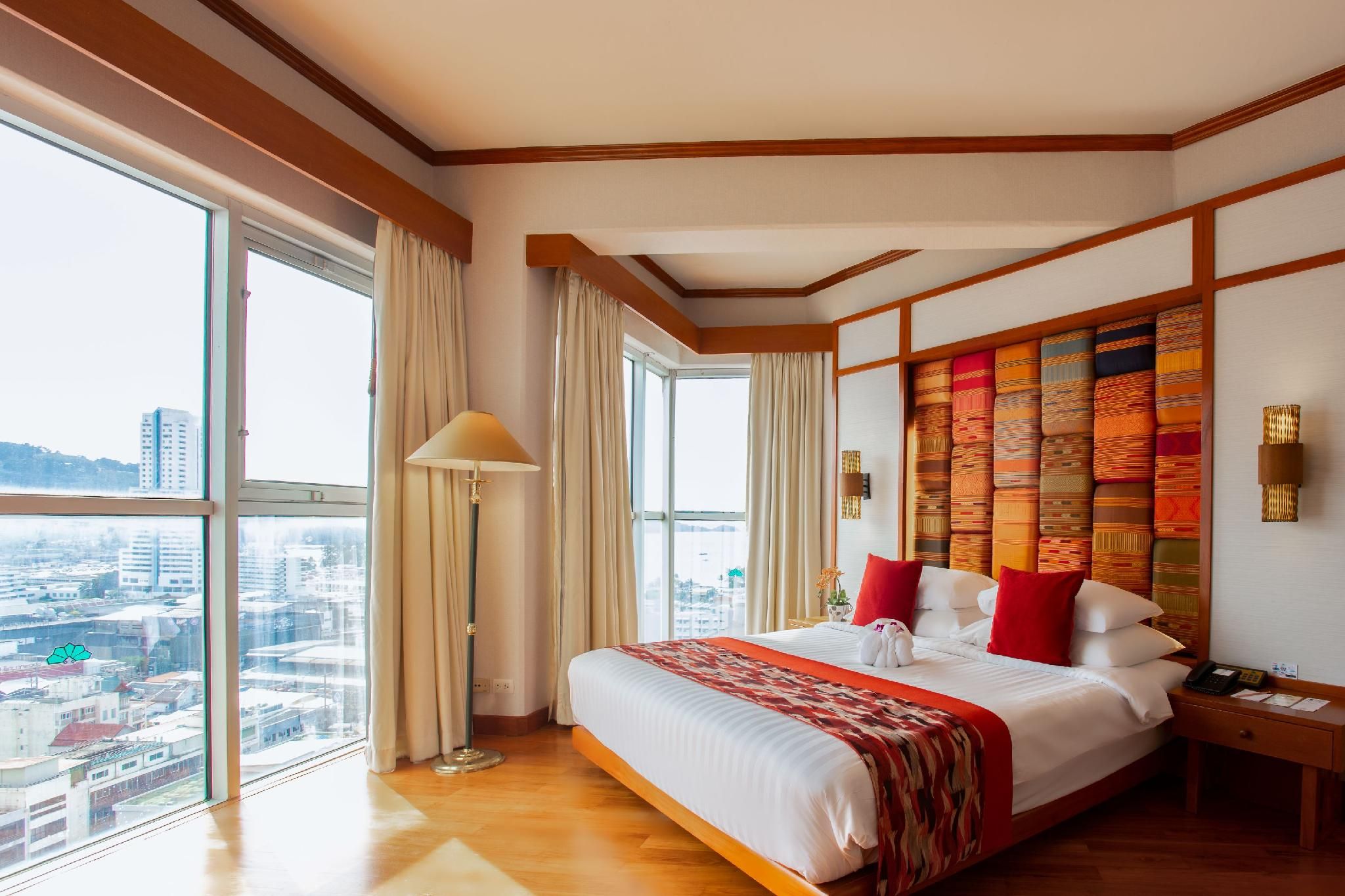 Paradise Wing Suite