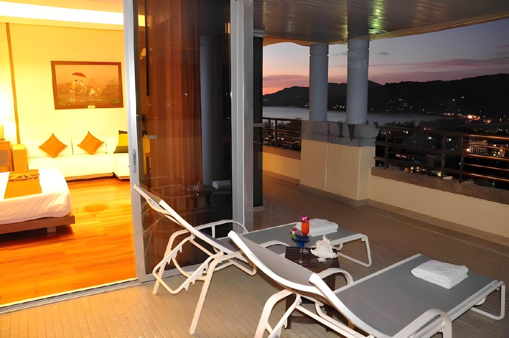 Deluxe Pool View