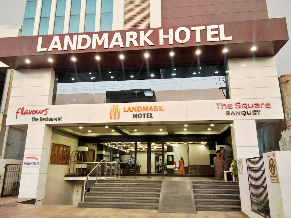 undefined Hotel Landmark 6