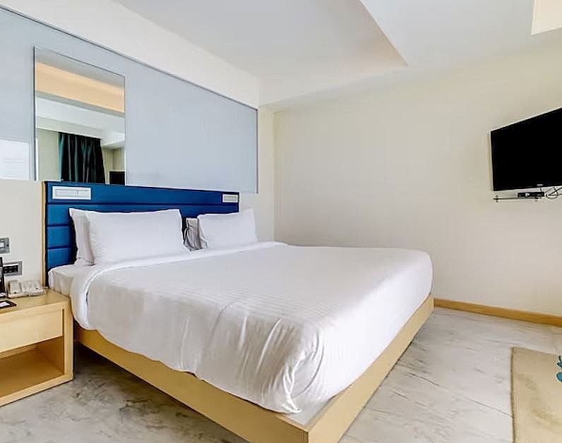 Deluxe King or Twin Room