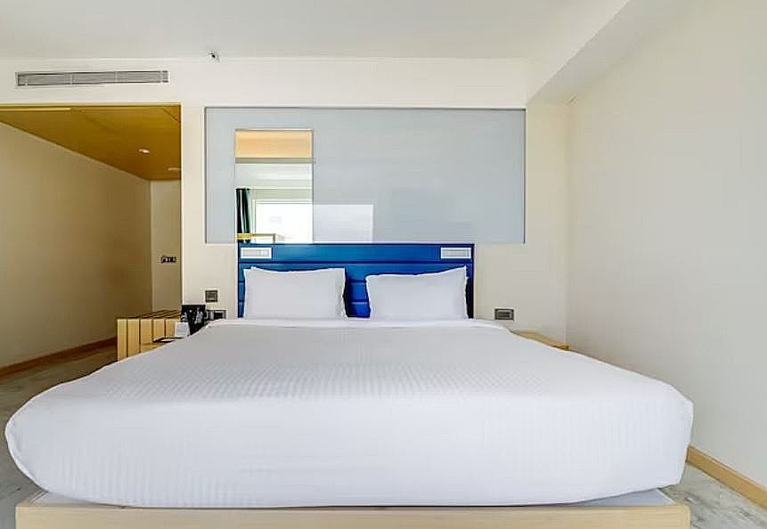 Deluxe King or Twin Room