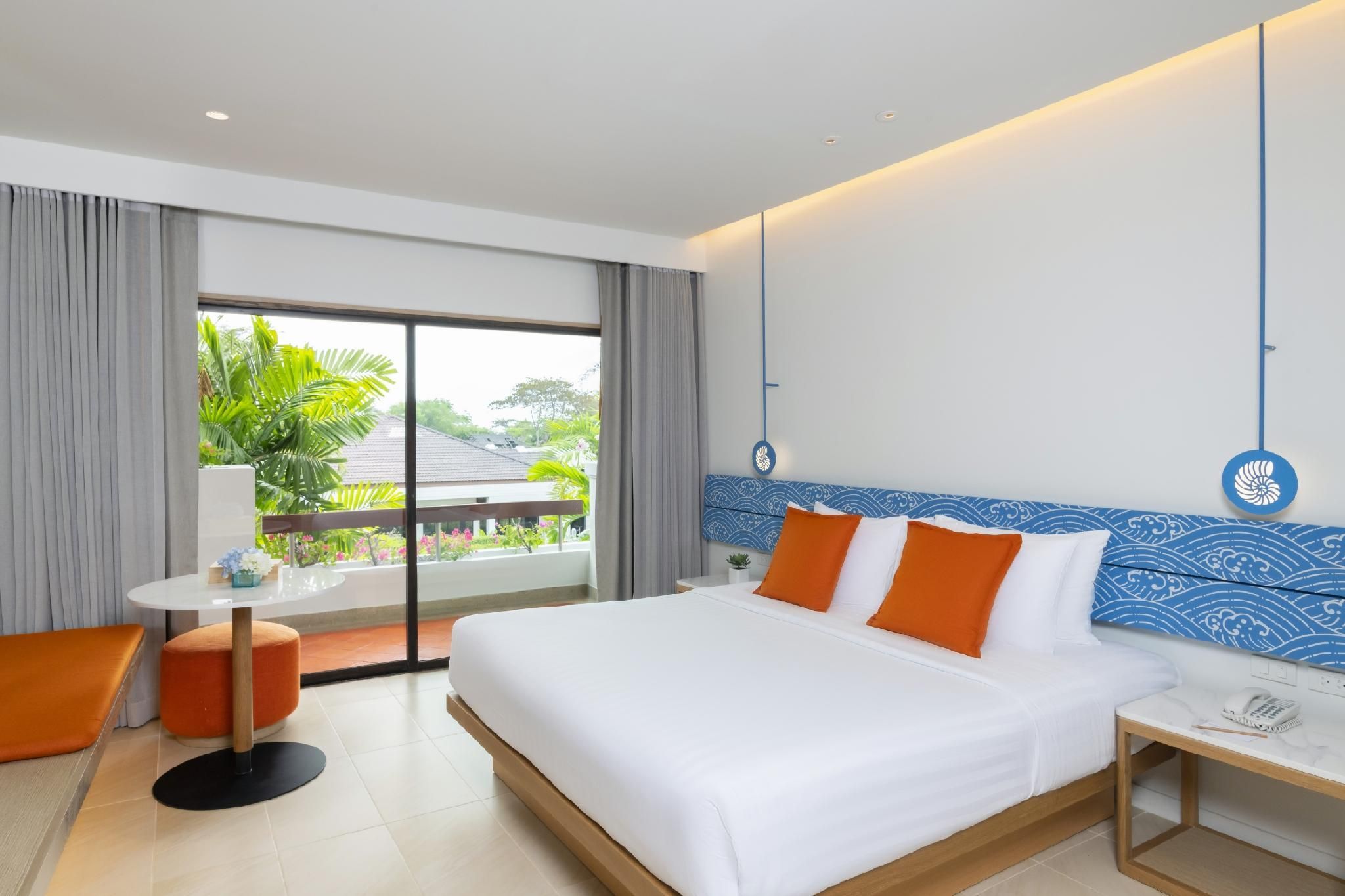 Premier Room 1 King Size Bed, Garden View