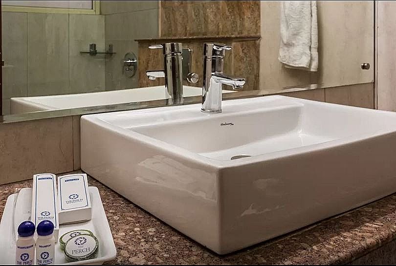 Perch Arbor: Golf Course Road Winsome Room 13