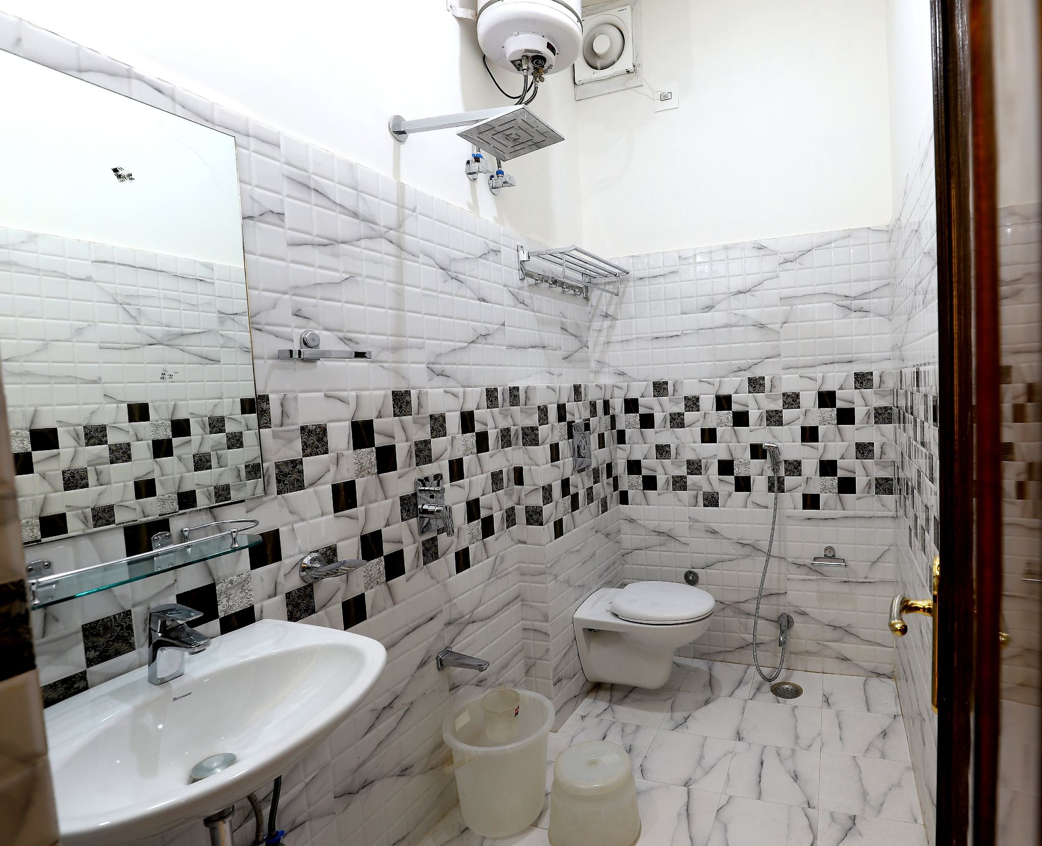 Hotel Bharat Niwas Deluxe AC Room 8