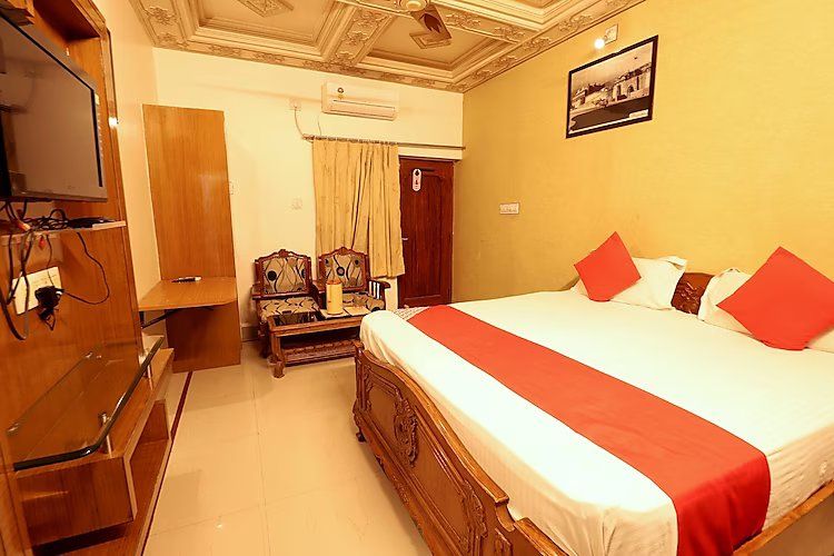 Hotel Bharat Niwas Deluxe AC Room 3