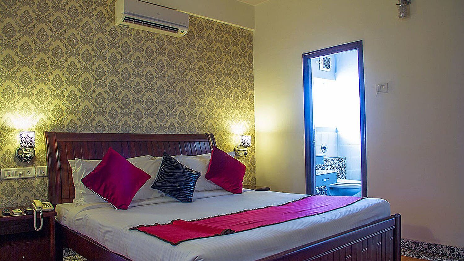 Deluxe King Room