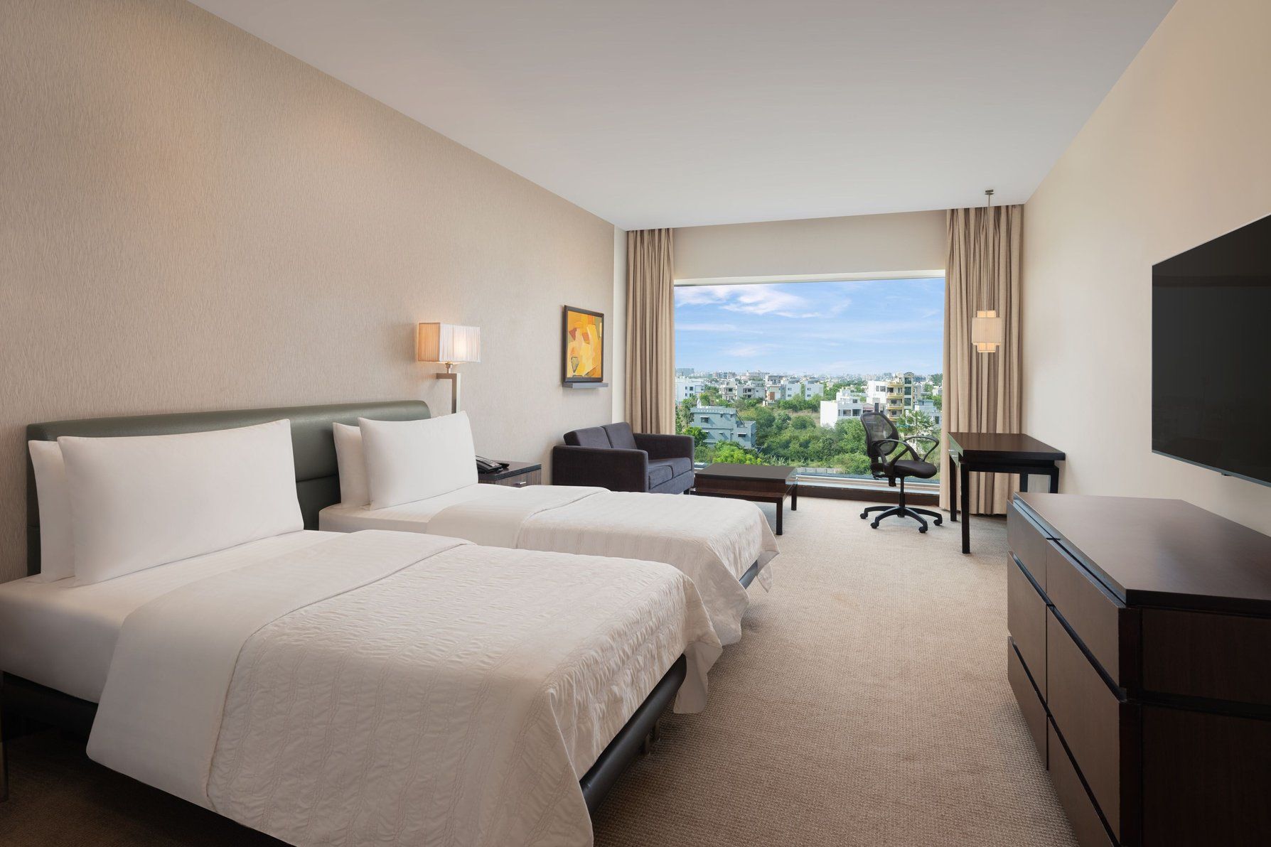 Deluxe Guest room, 2 Twin, City view