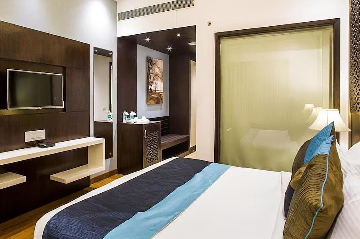 Hotel Delite Grand Deluxe Room 5