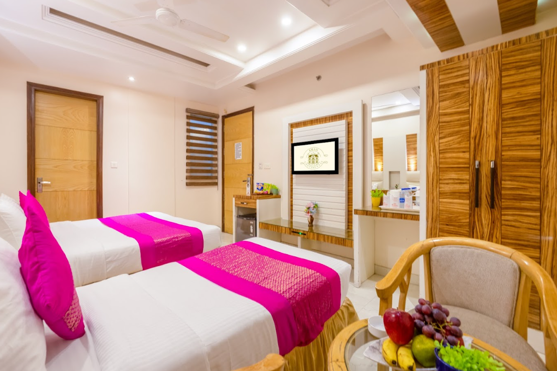 Hotel Aman Continental - Paharganj Deluxe Room 8