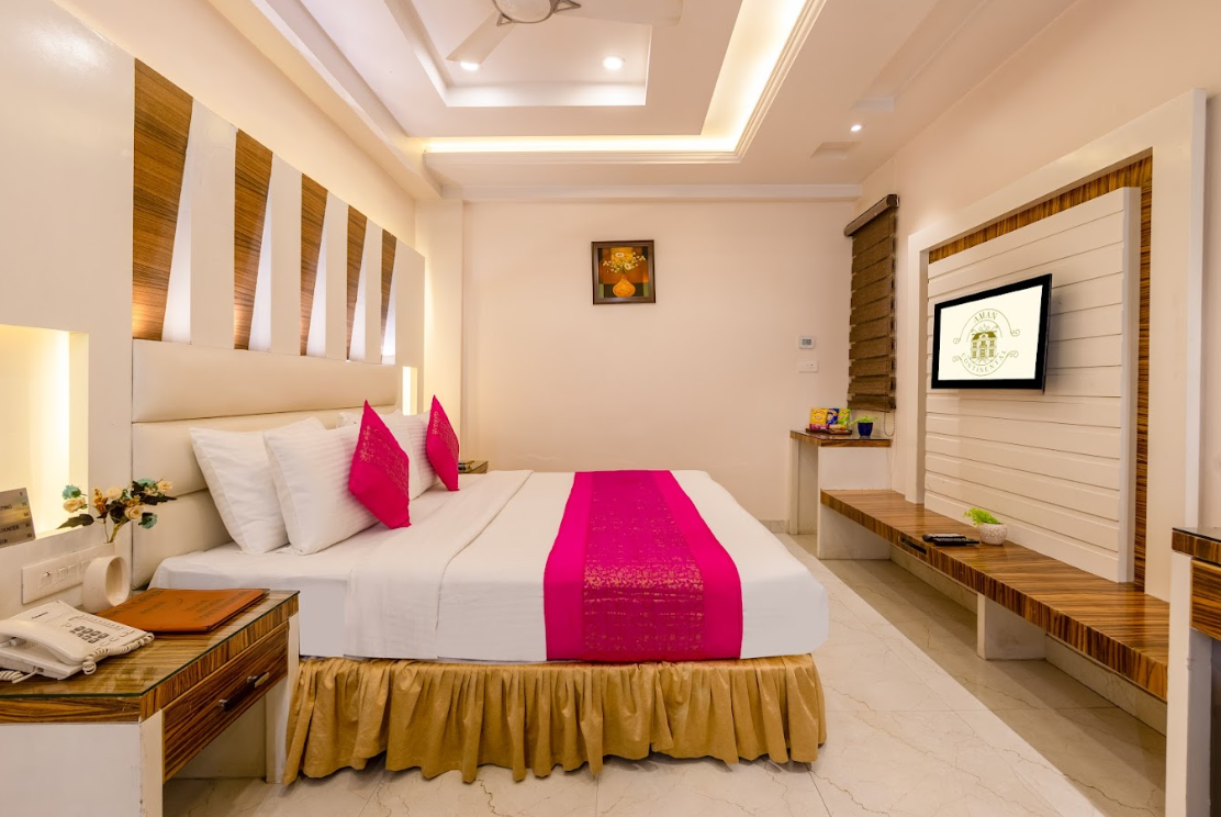 Hotel Aman Continental - Paharganj Deluxe Room 2