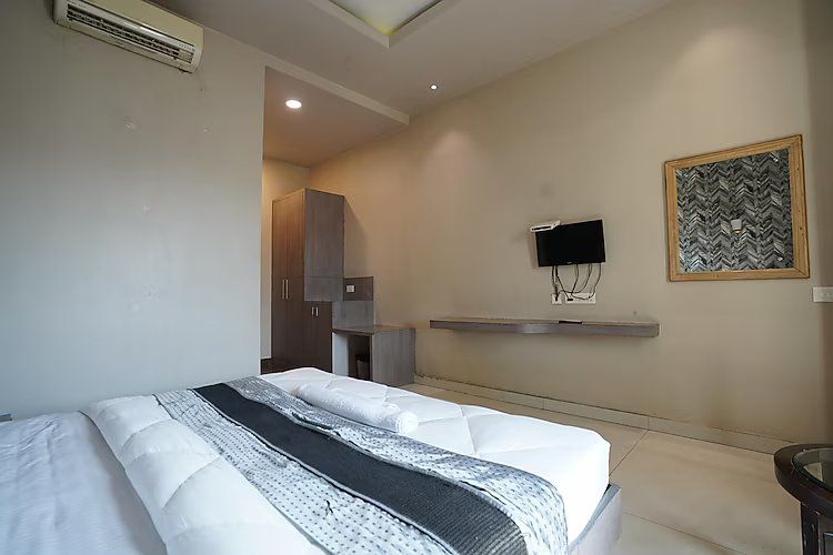 Hotel Silver Star Deluxe AC Room 3