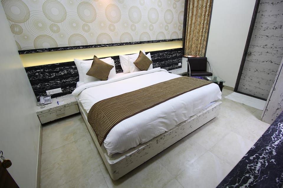 Hotel Narayan Inn Deluxe Room 3