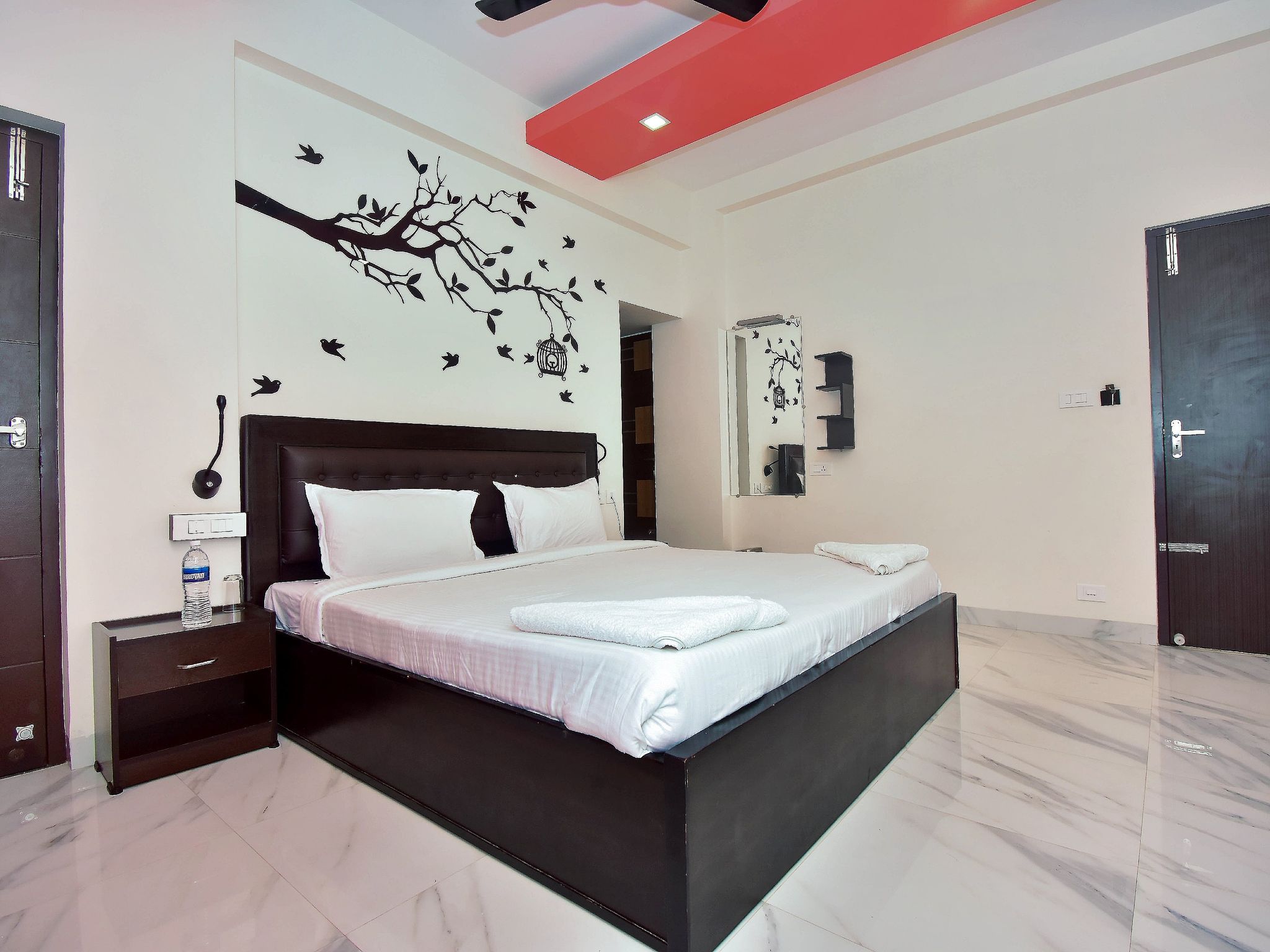 Lake View One Bedroom Suite