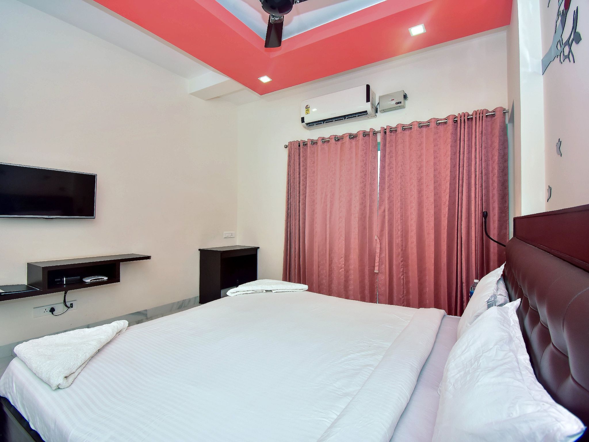 Lake View One Bedroom Suite