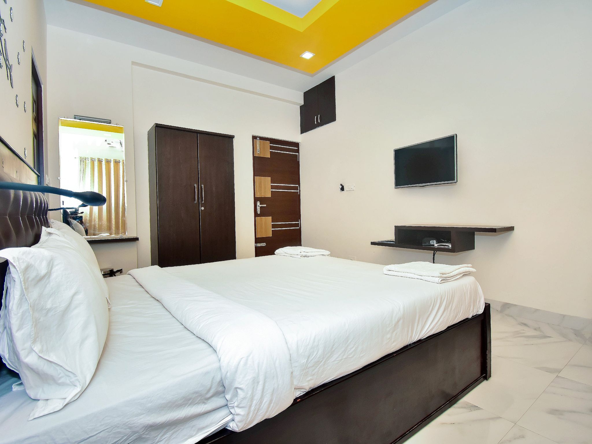 Lake View One Bedroom Suite