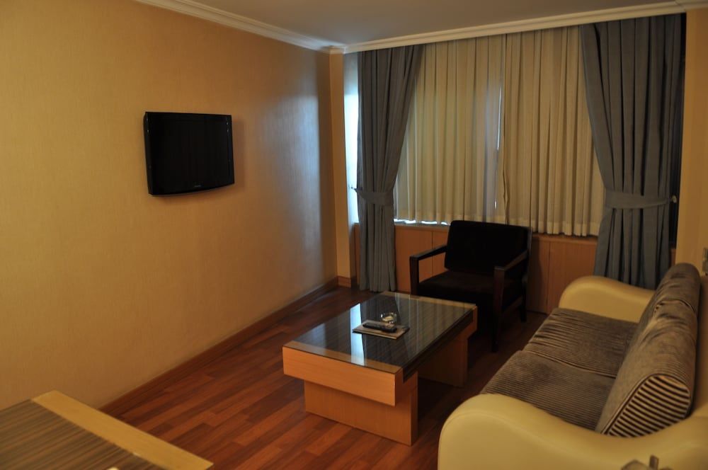Surmeli Adana Hotel Suite, 1 King Bed 14