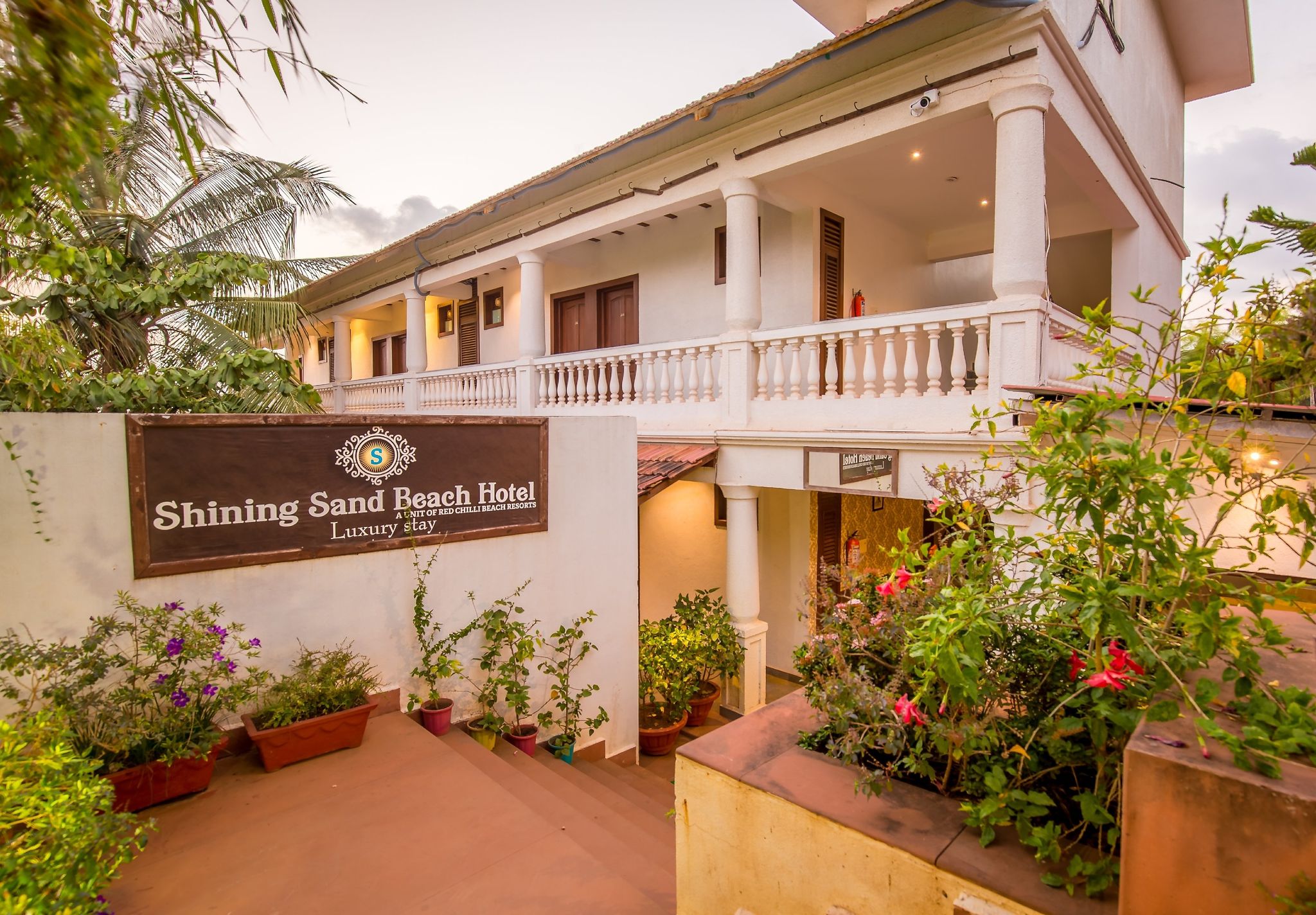 undefined Shining Sand Beach Hotel