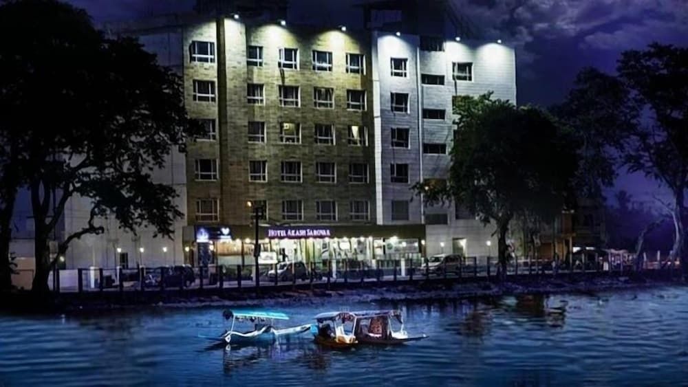 undefined Hotel Akash Sarovar 6