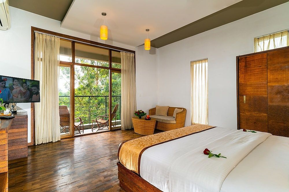 Cuckmere Holidays Deluxe Double Room, 1 King Bed, Balcony, Valley View 7