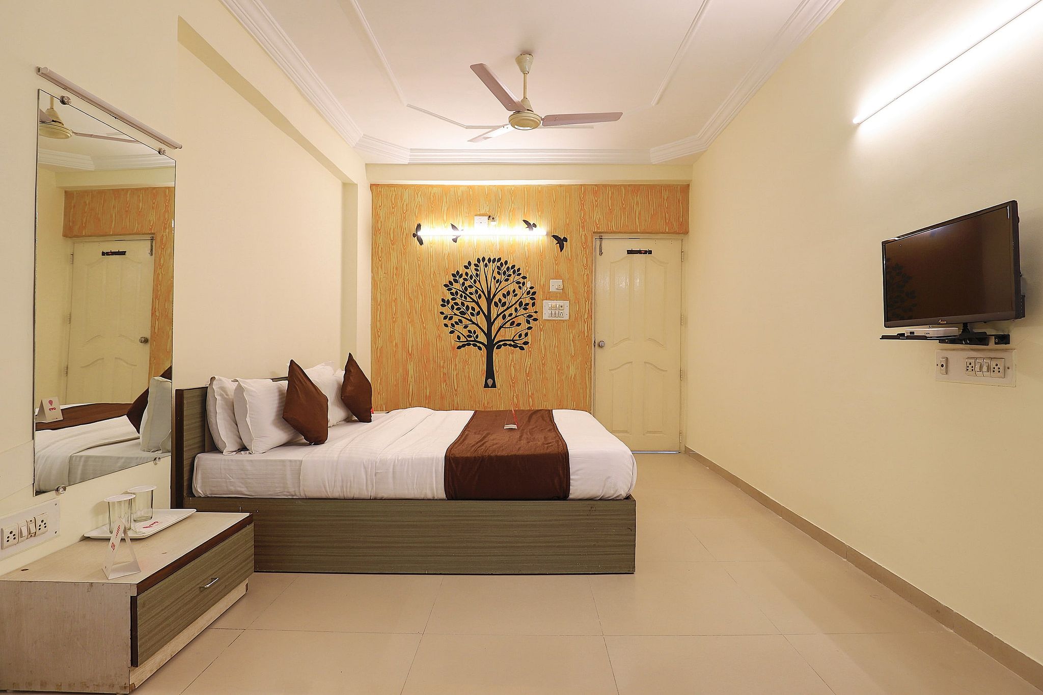 Super Hotel O Vibrant Residency Deluxe Room 7